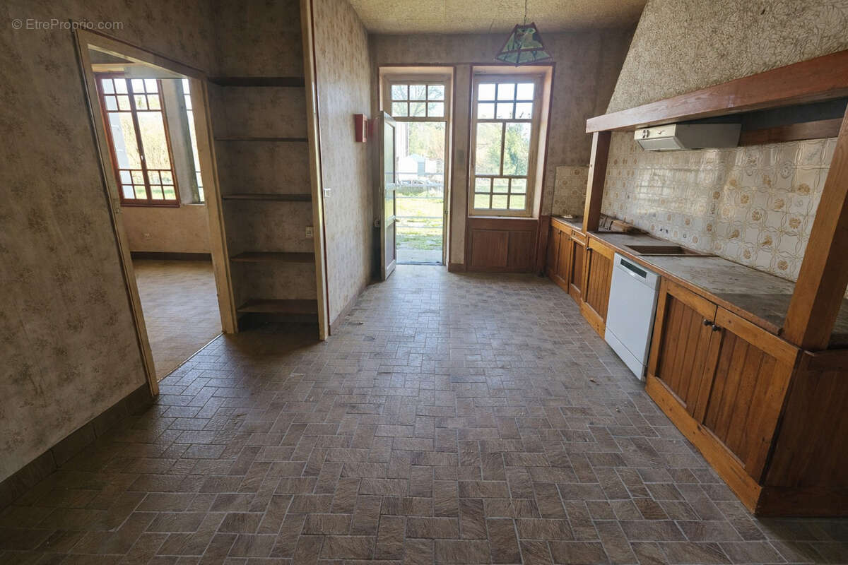 Maison à EYMOUTIERS