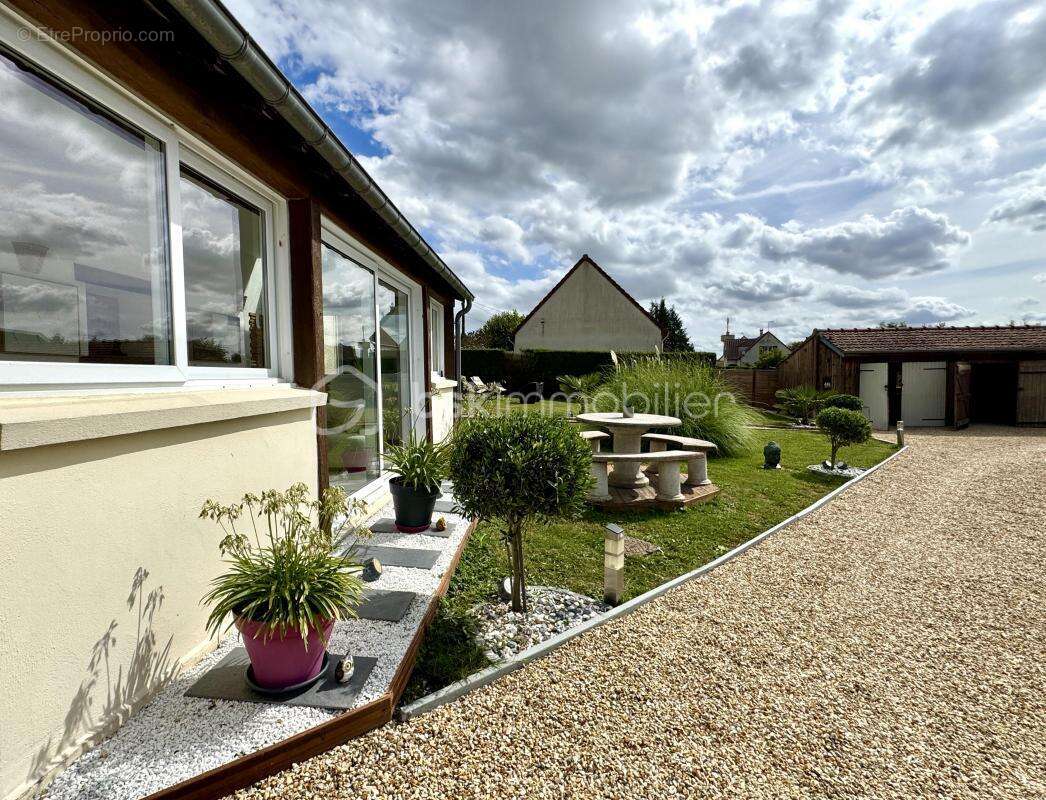 Maison à VIELS-MAISONS