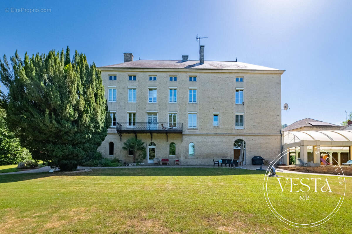Maison à SUZANNECOURT