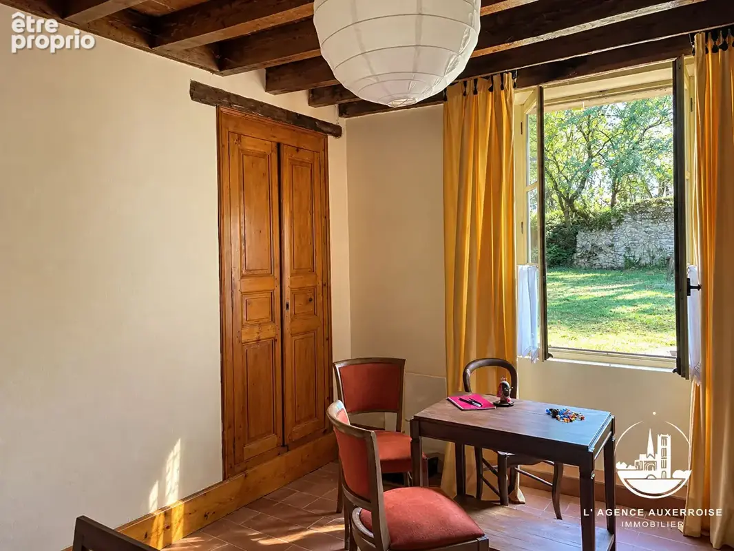 Ouanne  maison de caractère avec dépendances, au calme et vue sur la campagne - photo 4