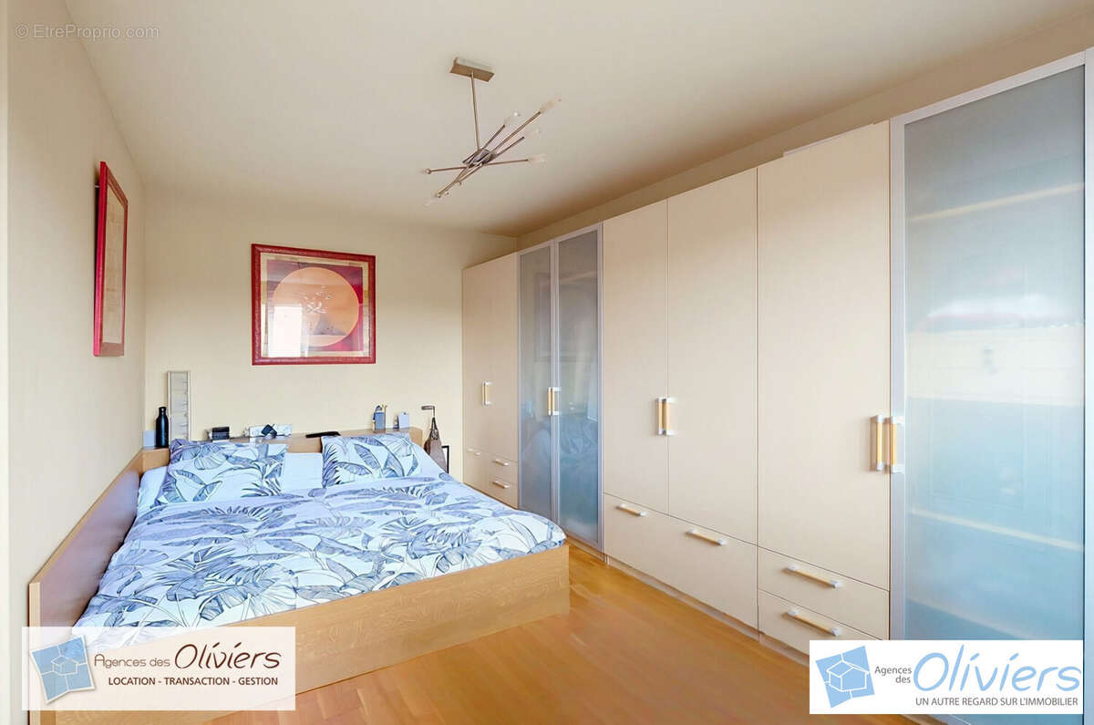 Maison à VOISINS-LE-BRETONNEUX