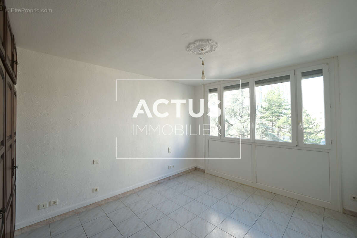 Appartement à SALON-DE-PROVENCE