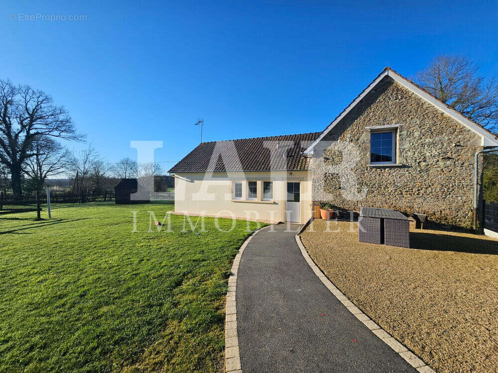 Maison à SAINT-PIERRE-DES-NIDS