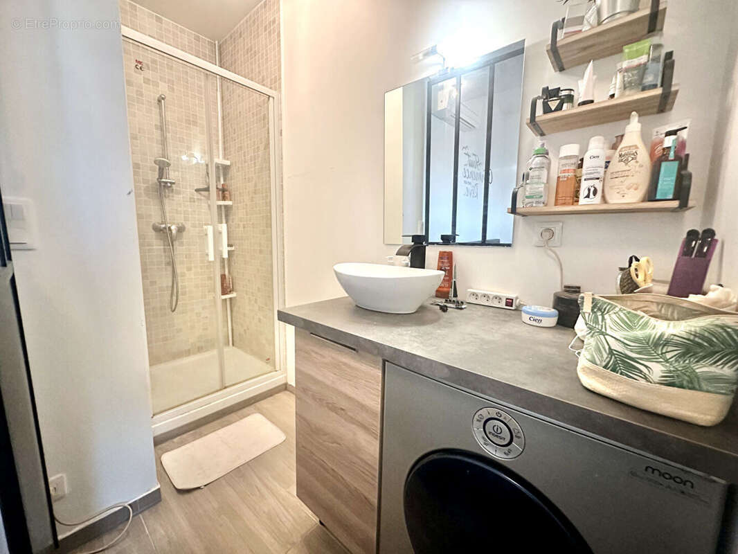 Appartement à SARTROUVILLE