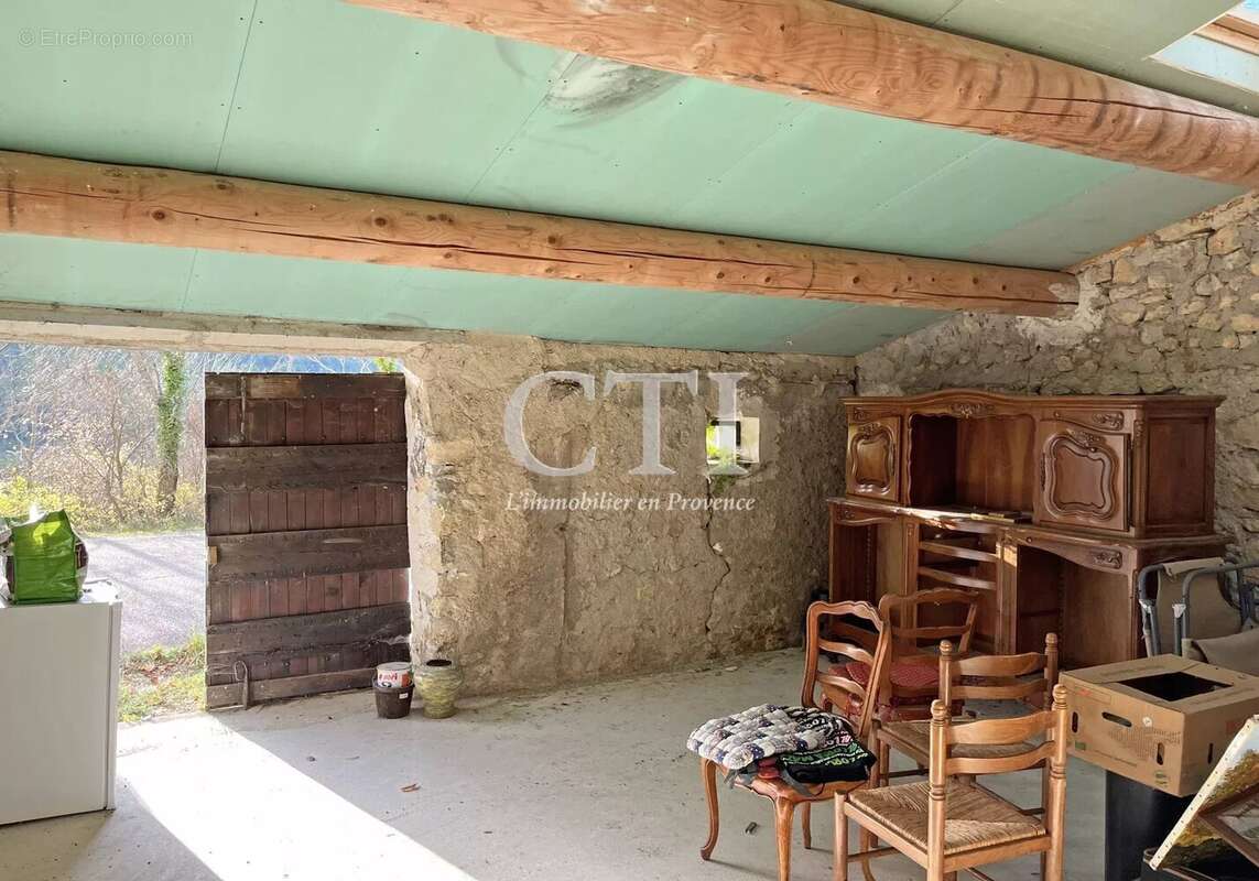 Maison à MONTBRUN-LES-BAINS