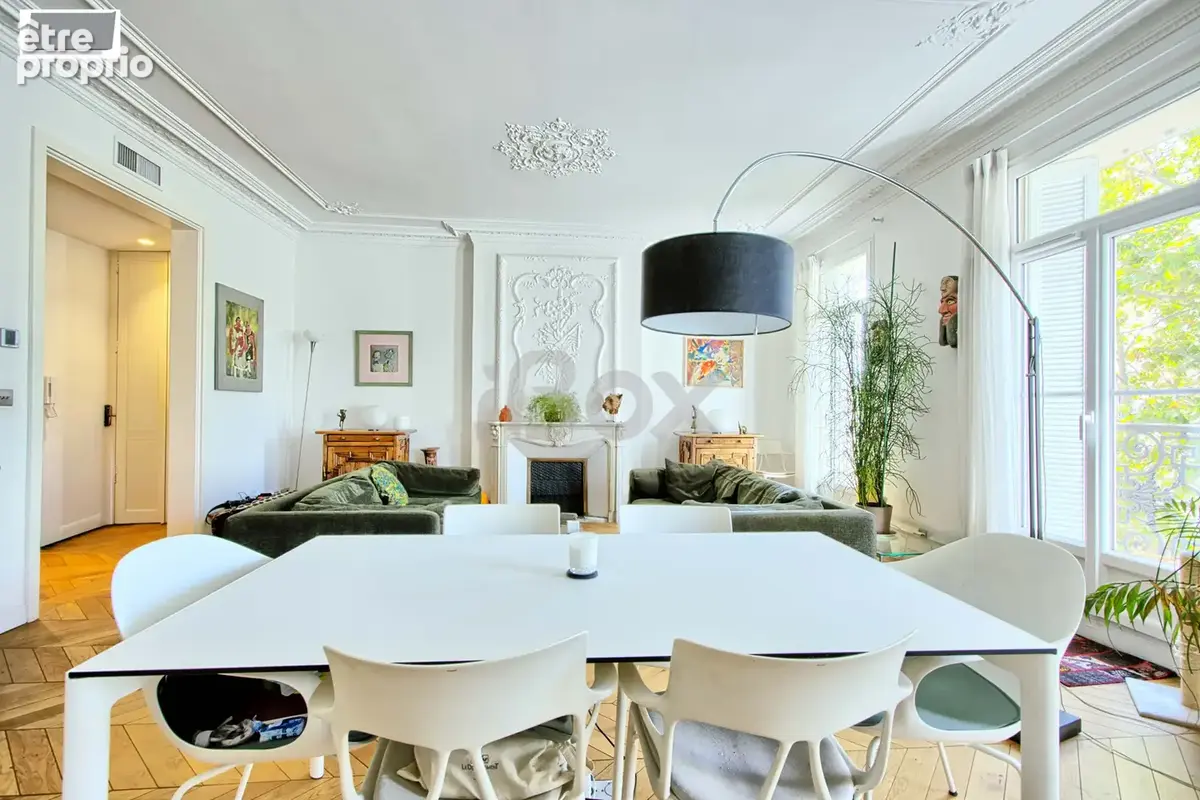 Toulon haute ville - dans un immeuble haussmannien magnifique appartement t4 de 127m2 3 chambres cave et chamb - photo 3