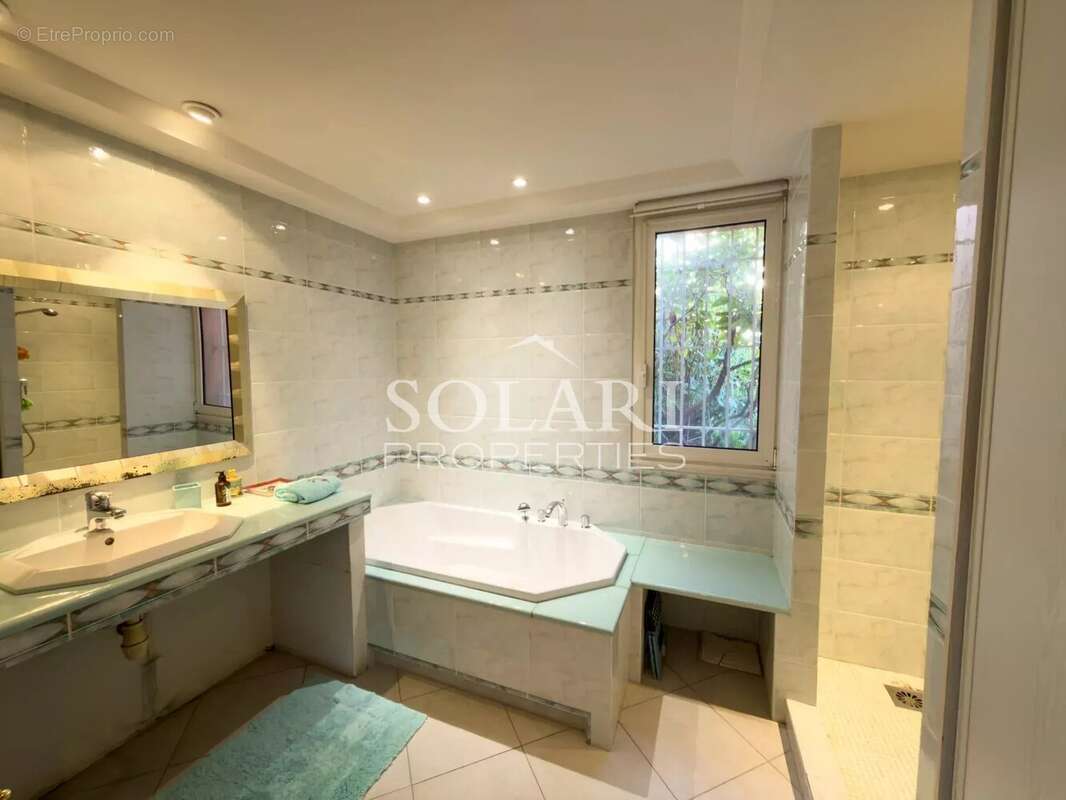 Maison à MANDELIEU-LA-NAPOULE