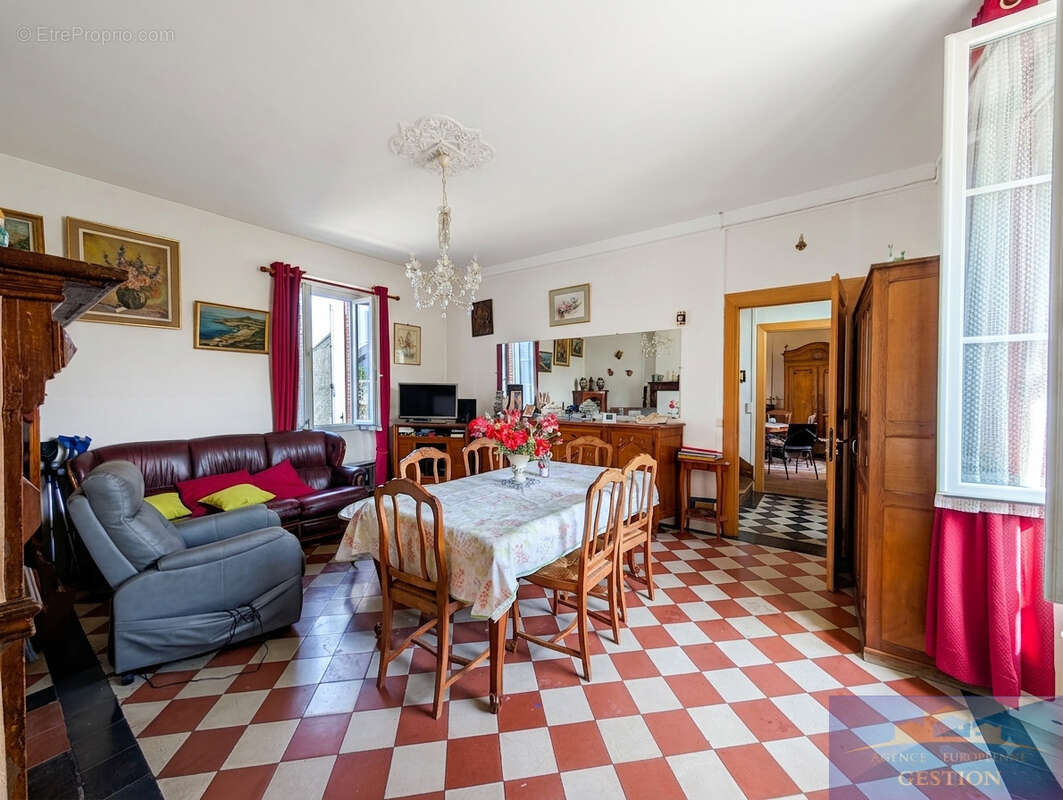 Maison 5 pièces - 140m2 - photo 4