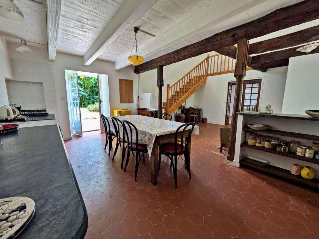 Maison 8 pièces / 158 m² / 265 000 EUR / VABRE - photo 9