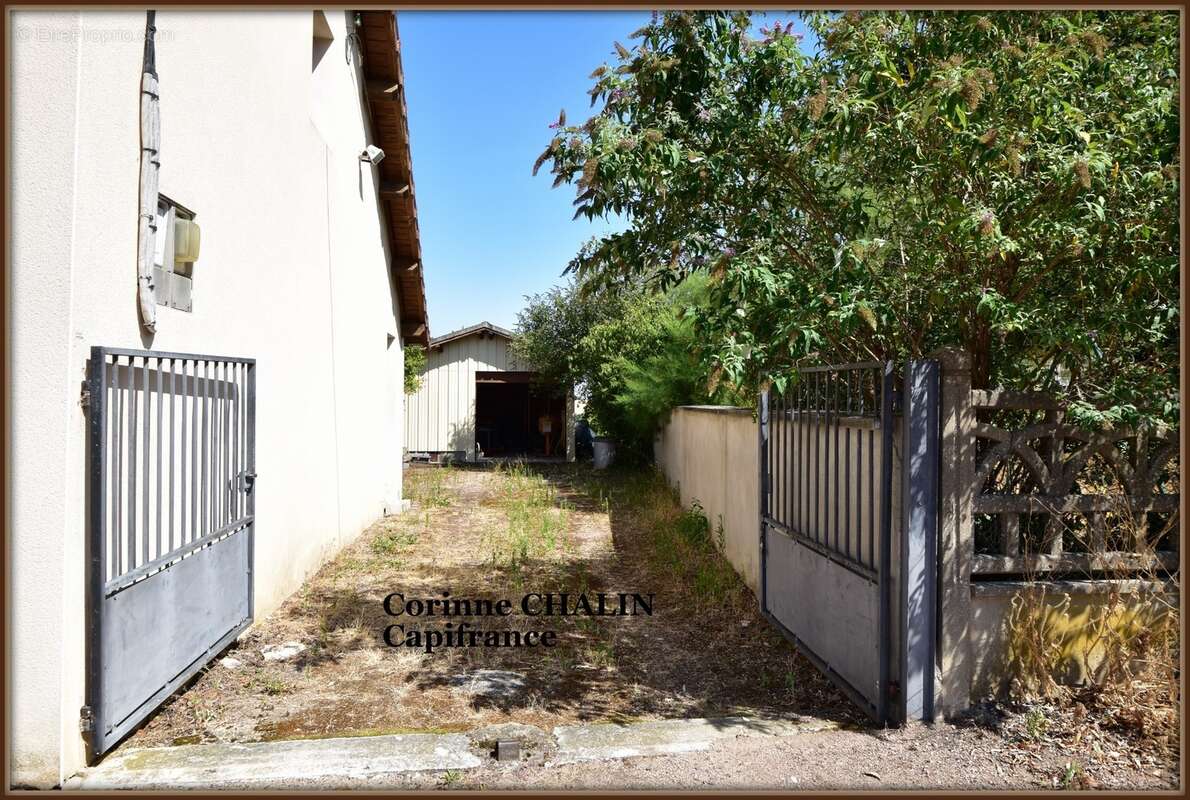Maison à vendre 6 pièces MONTCOMBROUX LES MINES (03) - photo 21