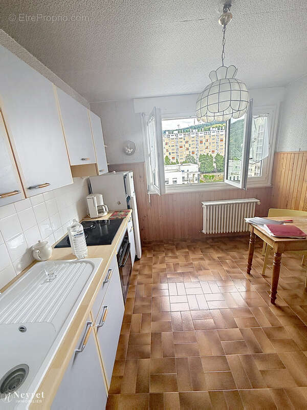 Appartement à SAINT-ETIENNE