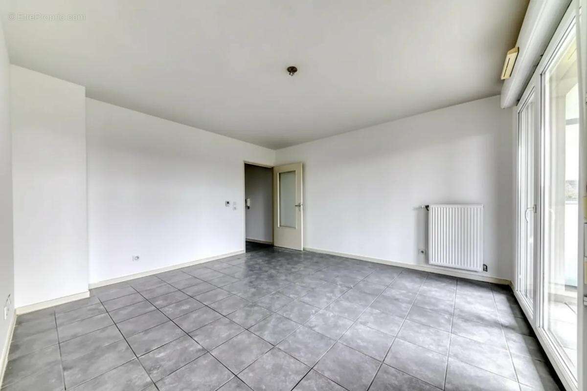 Appartement à DECINES-CHARPIEU