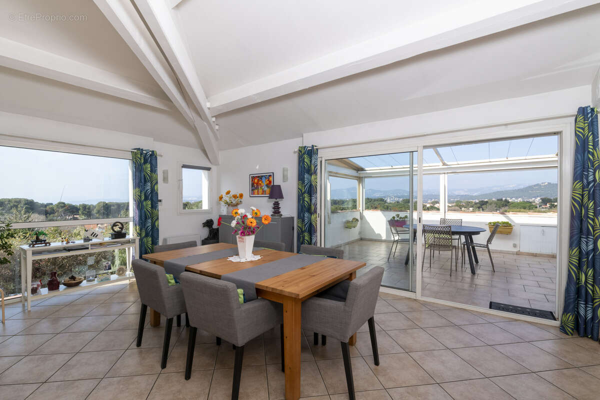 Maison à SIX-FOURS-LES-PLAGES