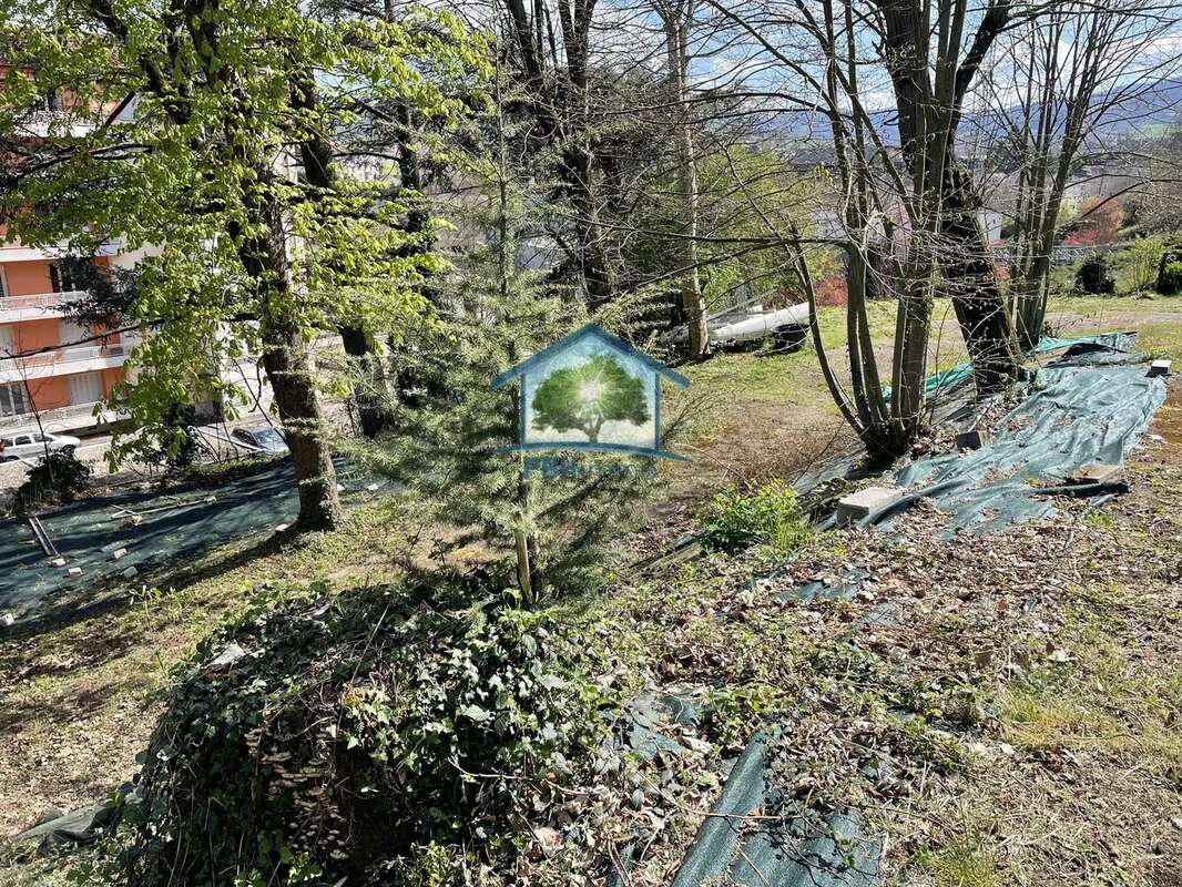 Terrain à SAINT-CHAMOND