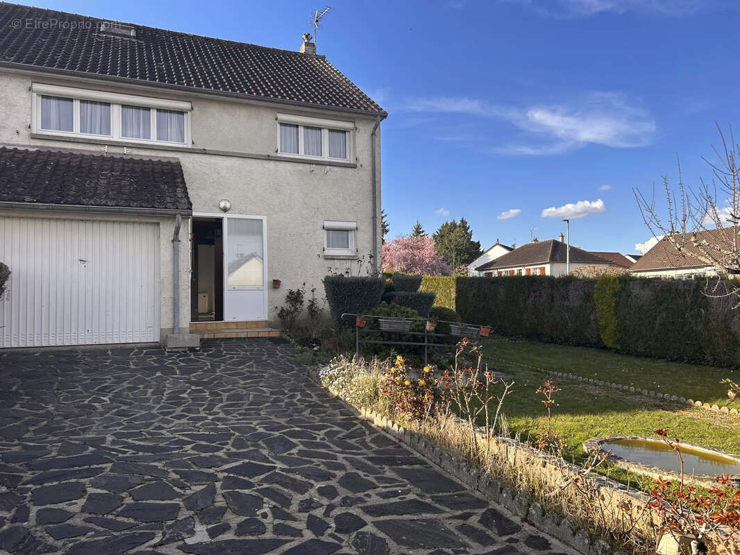 Maison à SAINT-MARCEL