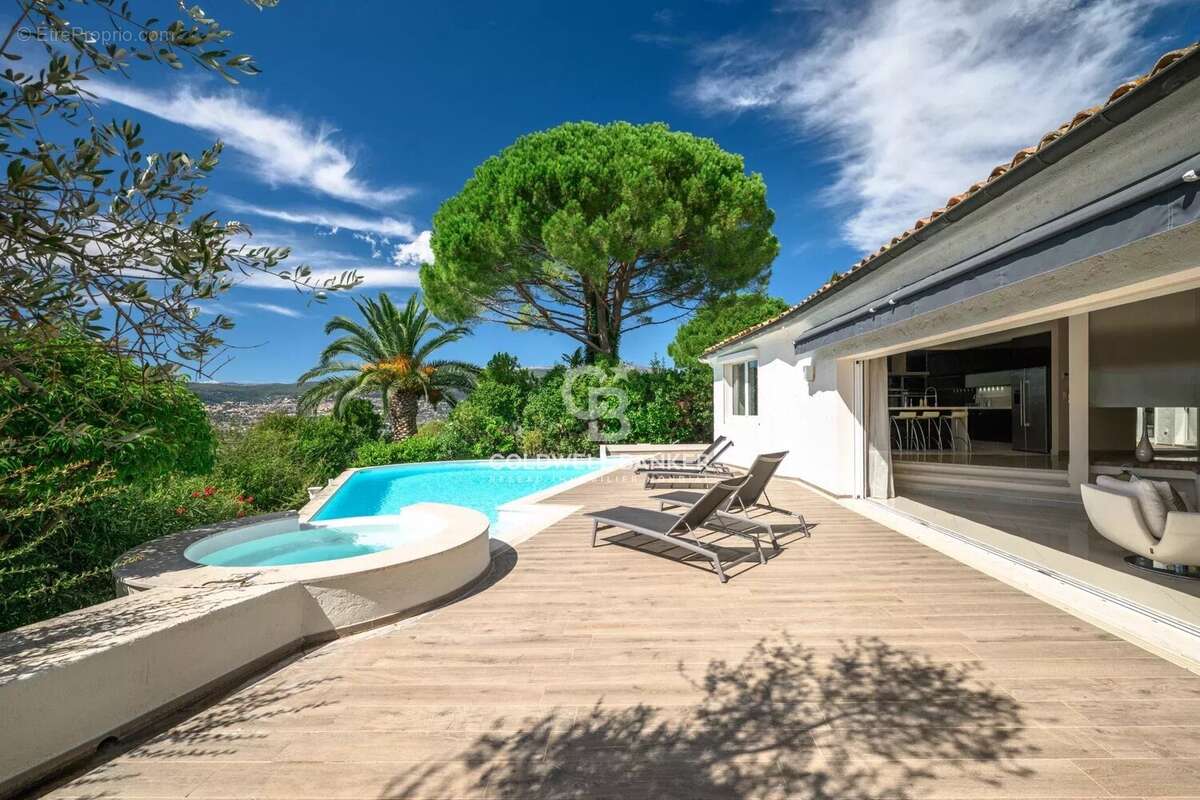 Maison à MOUGINS