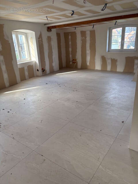 Maison à STEINBRUNN-LE-BAS