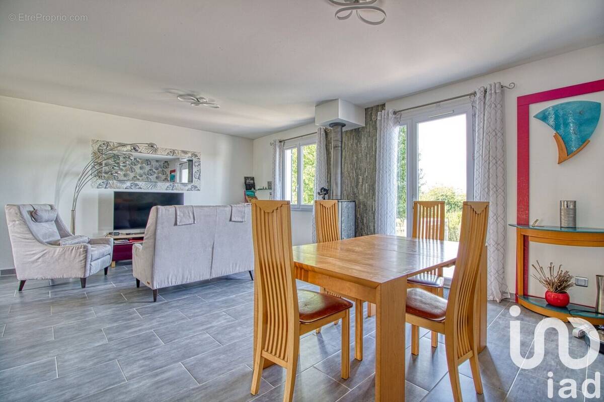 Photo 1 - Maison à EPONE