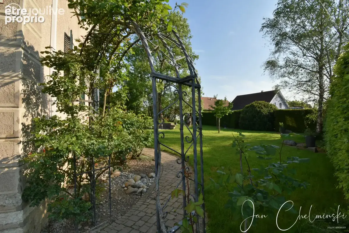 Propriété  de caractère plus de 300m² avec 1600m² de terrain - photo 2