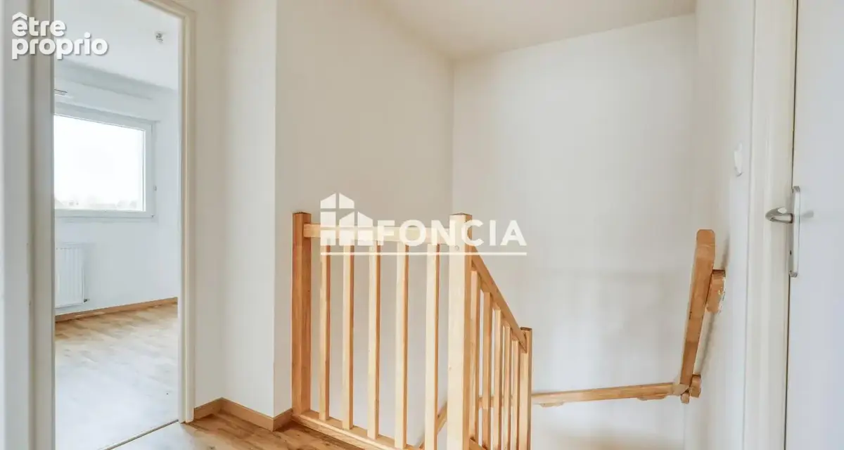  ROQUES — Duplex T4 · 82 m² · Jardin · Garage — Coup de cœur assuré ! - photo 5