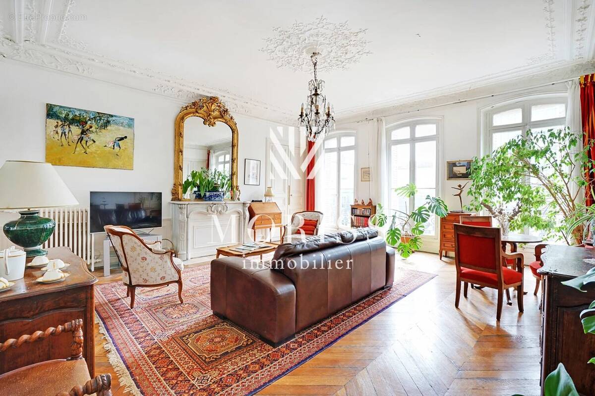 Appartement à PARIS-11E