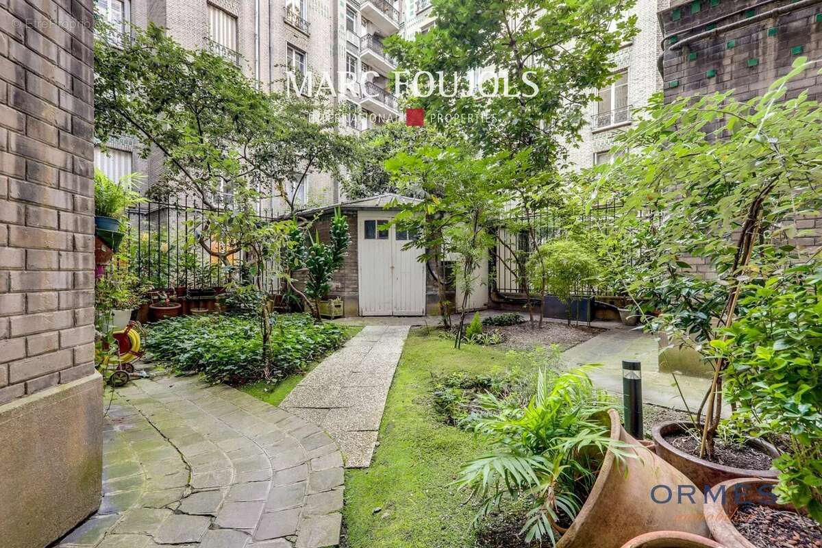 Appartement à PARIS-15E