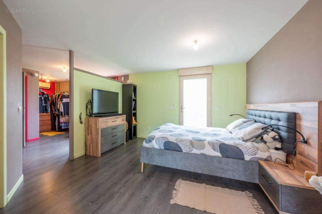Agréable Contemporaine sur 2500 m2 avec vue et piscine hors sol - photo 13