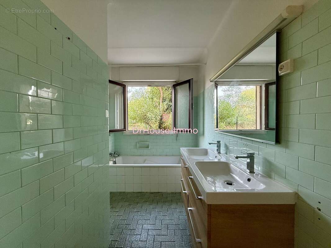 Appartement à CAGNES-SUR-MER