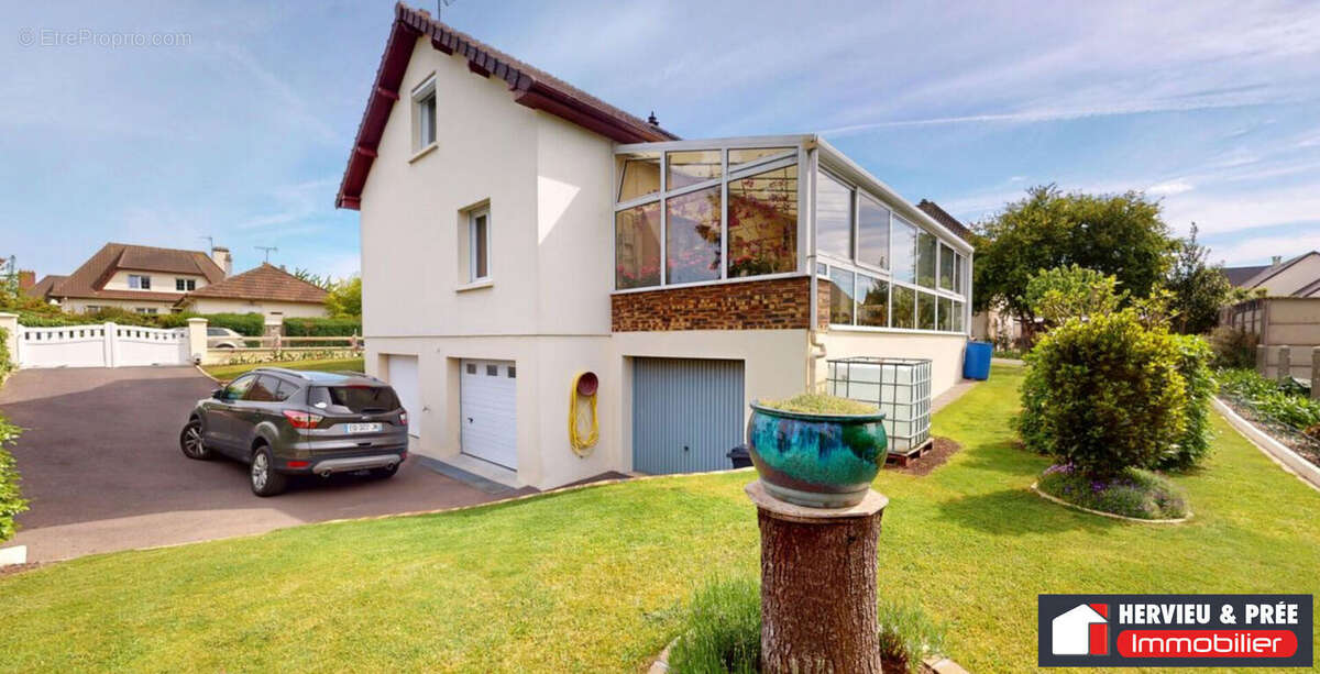 Maison familiale spacieuse à Luc-sur-Mer, coeur de ville, à 10 minutes a pied de la mer -3 chambres, bureau, jardin clos et gara - photo 9