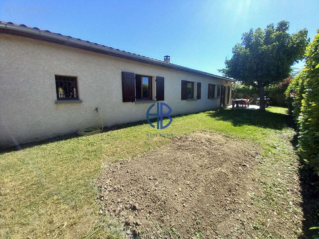 Coup de coeur assuré pour cette belle villa plain pied à visiter sans tarder - photo 4