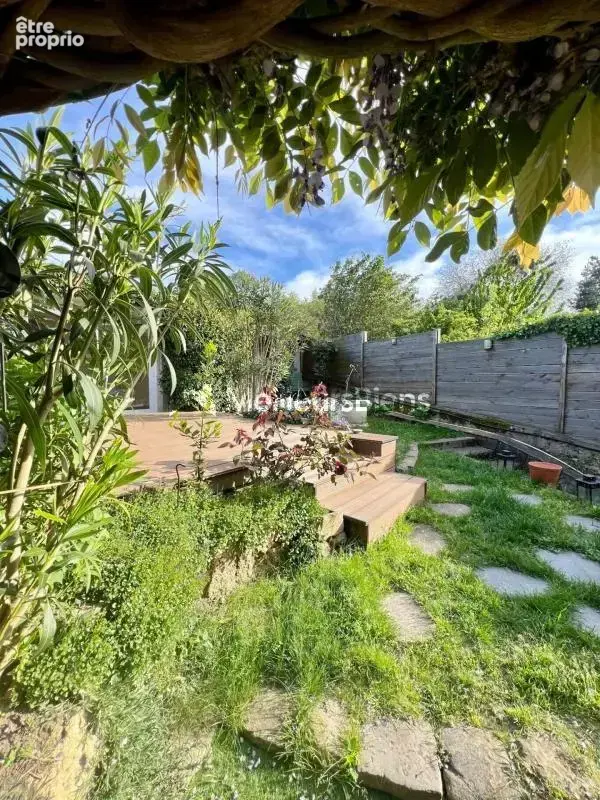 Ensemble immobilier à Montlhéry 370 m² 12 pièces et locaux commerciaux - photo 14