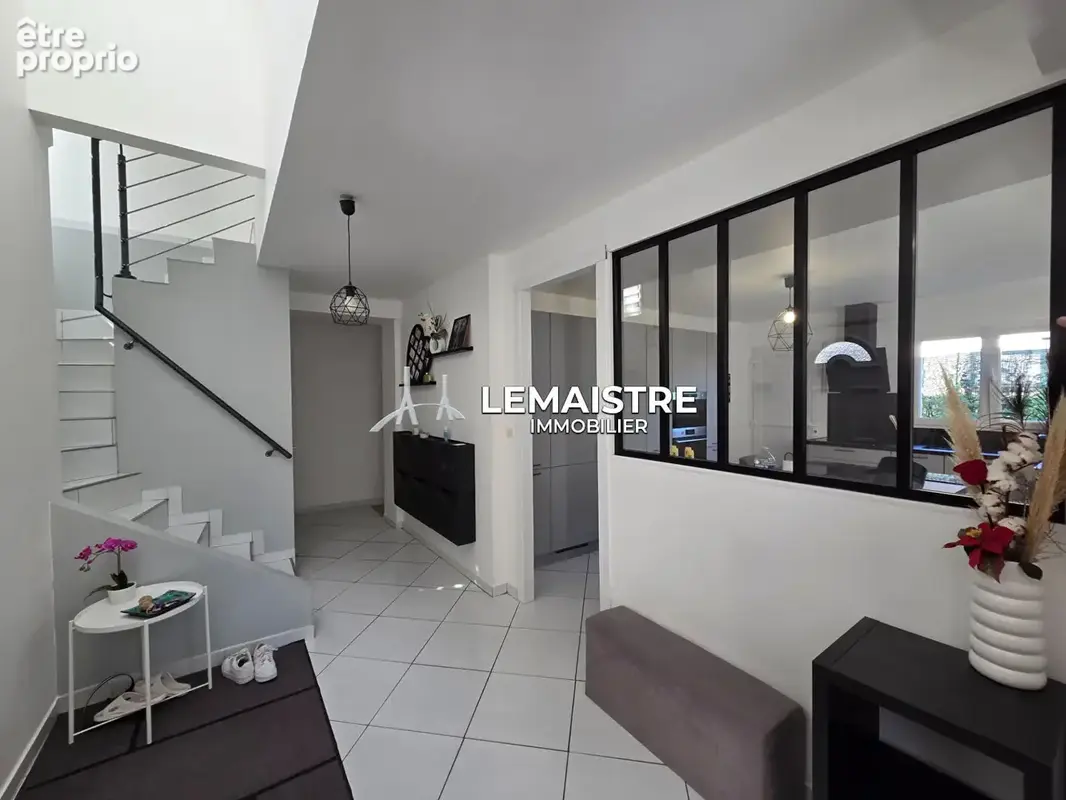Maison à vendre - Saint-Étienne-du-Rouvray - 198 m² - 6 chambres + possibilité 7e - Jardin - Sous-sol 100 m² - EXCLUSIVITÉ - photo 9