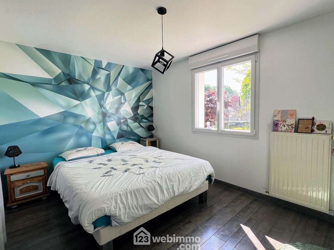 de 10 et 15 m² avec placard... - Maison à MONTREUIL-JUIGNE