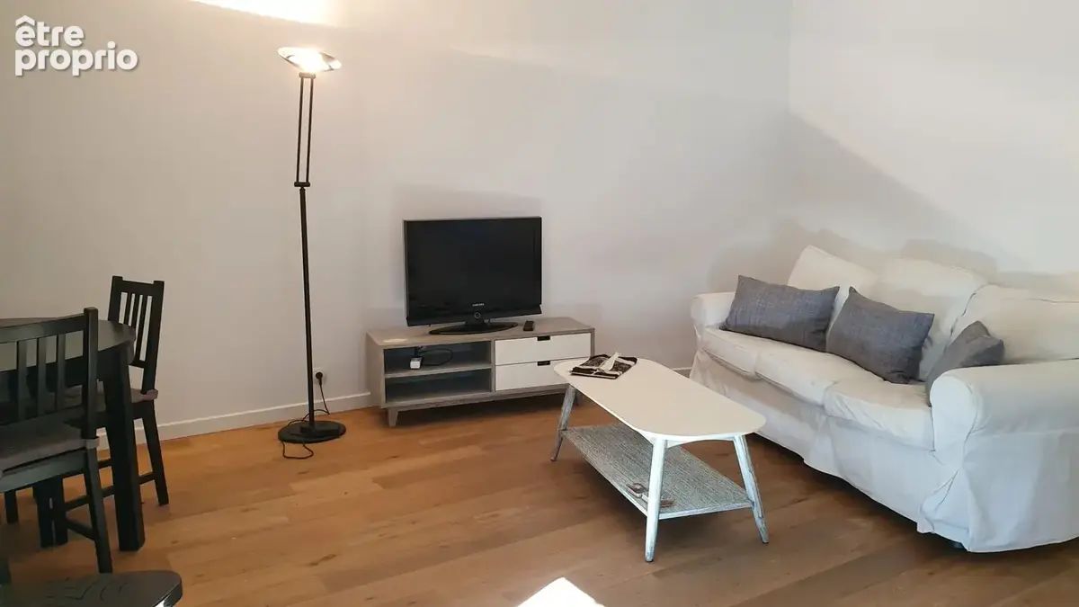 Suresnes proche Puteaux - Appartement en rez-de-jardin jardinet, terrasse cave - photo 2