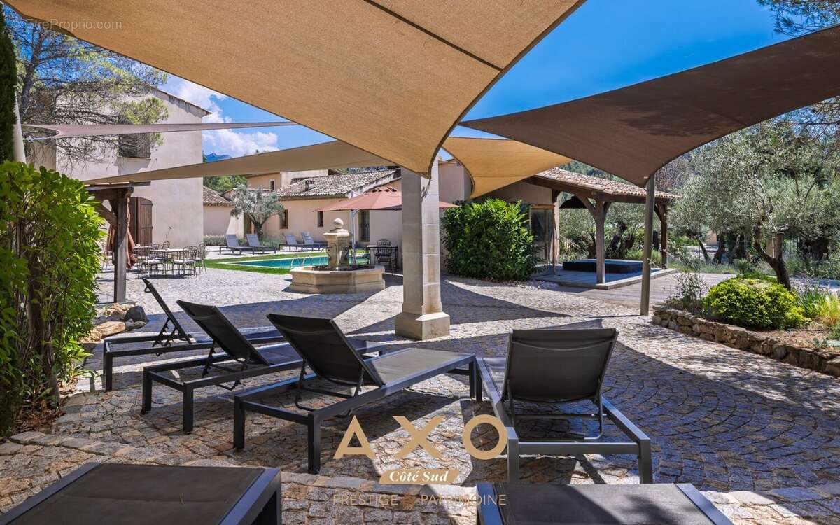 Saint marc jaumegarde - vue sainte victoire - ensemble immobilier - 2 maisons - 380 m2  - appartements - jacuzzi - spa - 2 pisci - photo 5