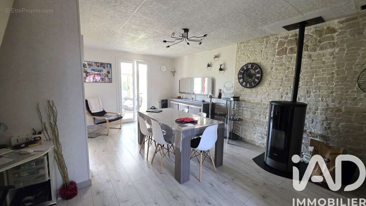 Maison 114 m² à Chambon-La-Foret  - photo 3