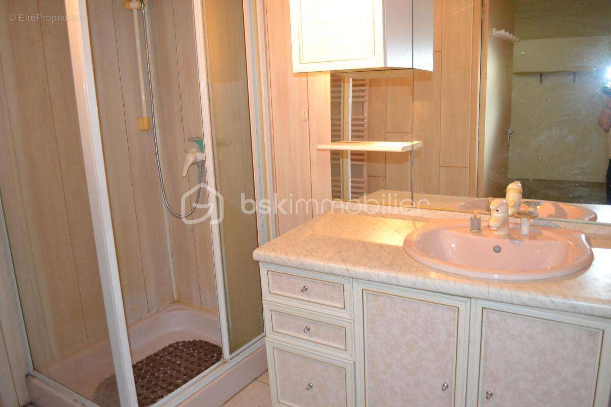 À vendre : Maison élevée sur sous-sol dans un quartier calme et recherché - photo 17