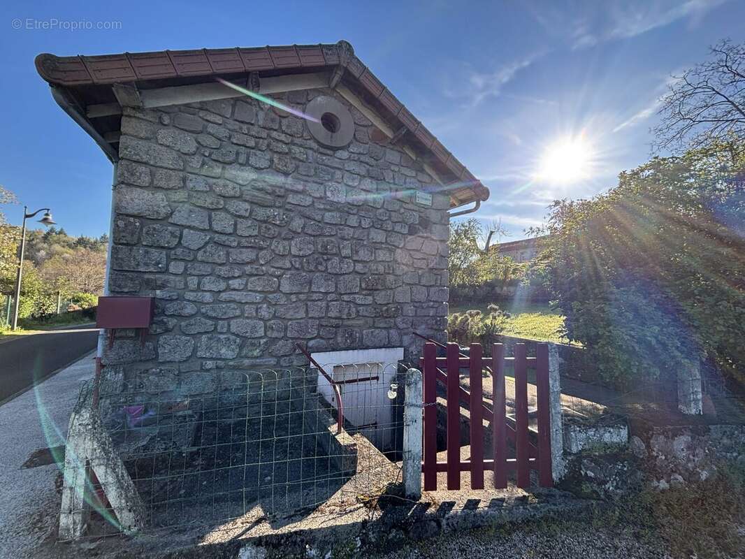 Maison 2 - Maison à CHAMPAGNAC