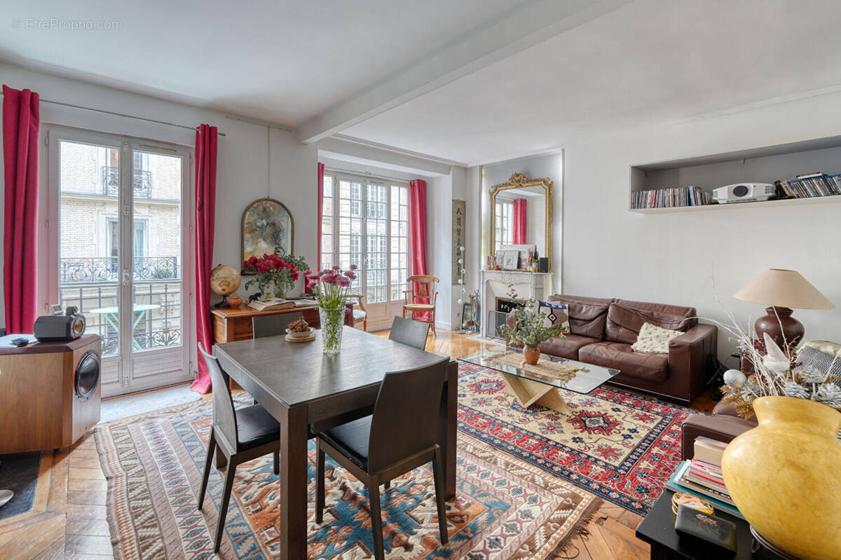Appartement à PARIS-18E
