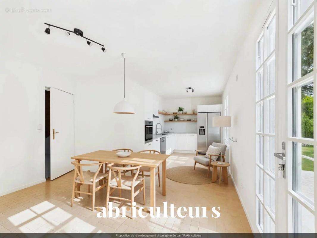 Maison à AVILLY-SAINT-LEONARD