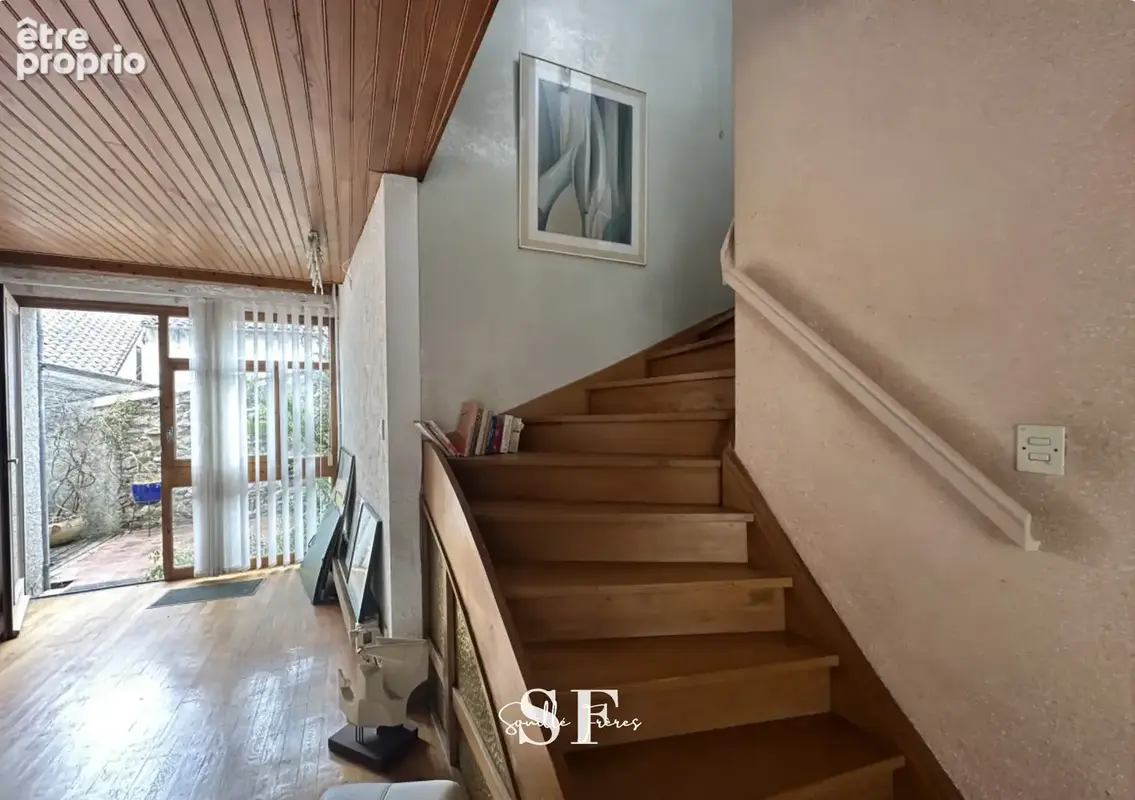 RIVE GAUCHE - Maison de village avec garage et cour proche commodités - photo 2