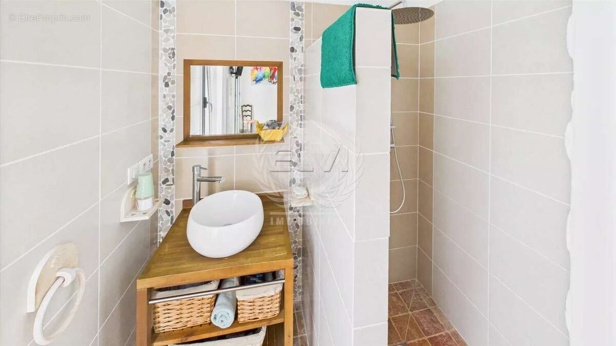 Maison à PLAN-DE-LA-TOUR