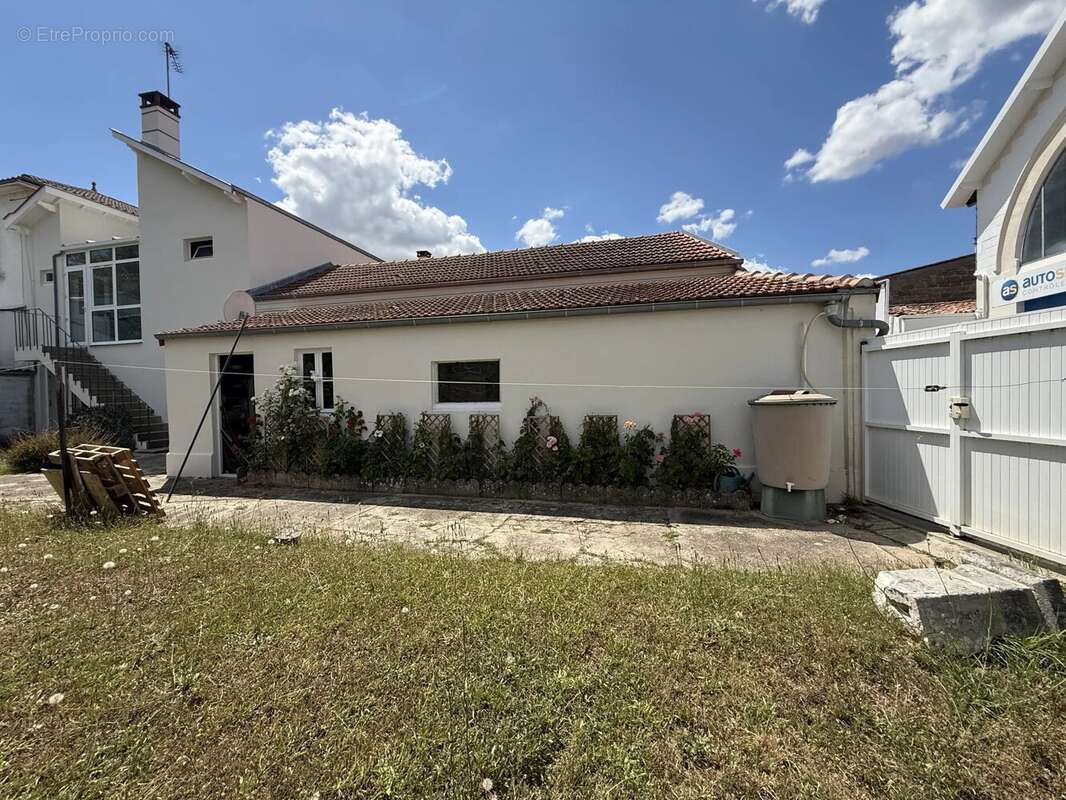Maison à SAINTES