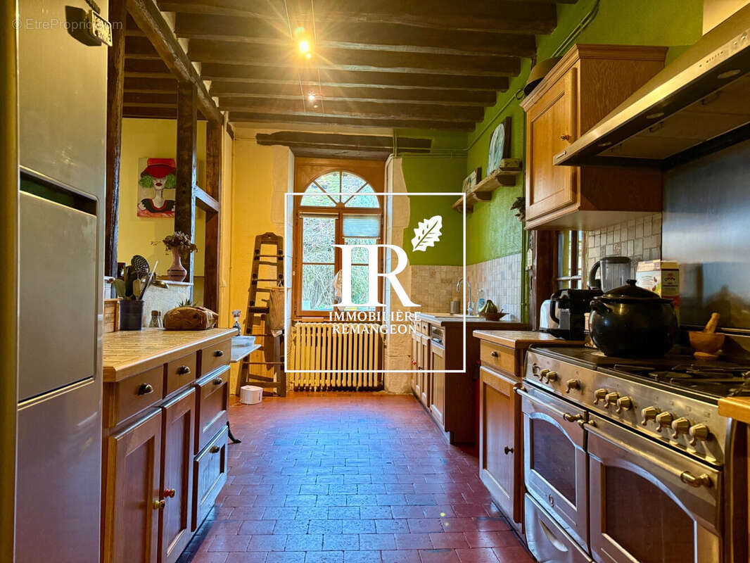 Maison 280 m² à Vierzon  - photo 7