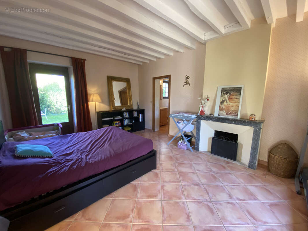 Maison à HOUDAN