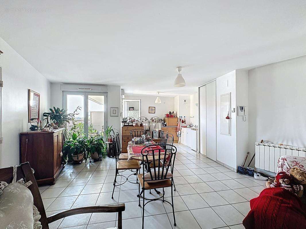 Appartement à CRAPONNE