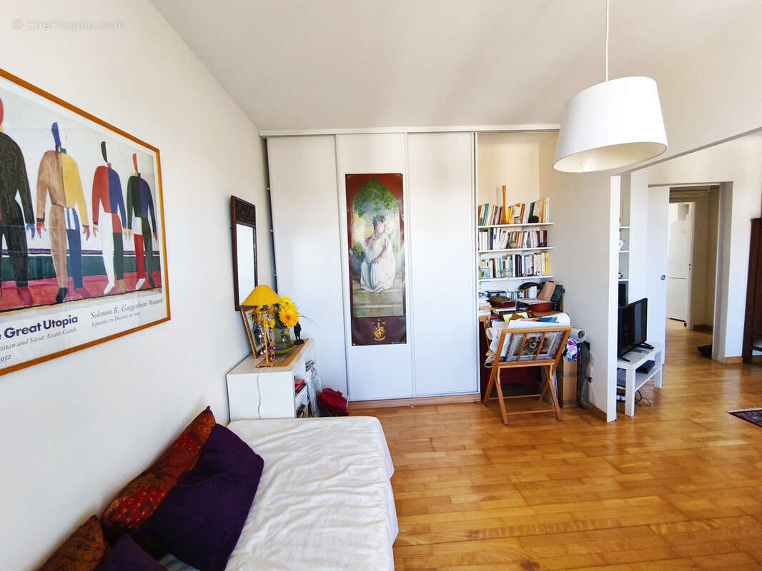 Appartement T3 avec vue panoramique, garage et cellier à Montpellier (34000) - Quartier Renouvier Gambetta - photo 2