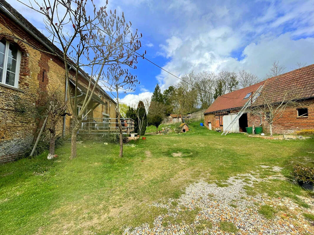 Maison à TRIE-CHATEAU