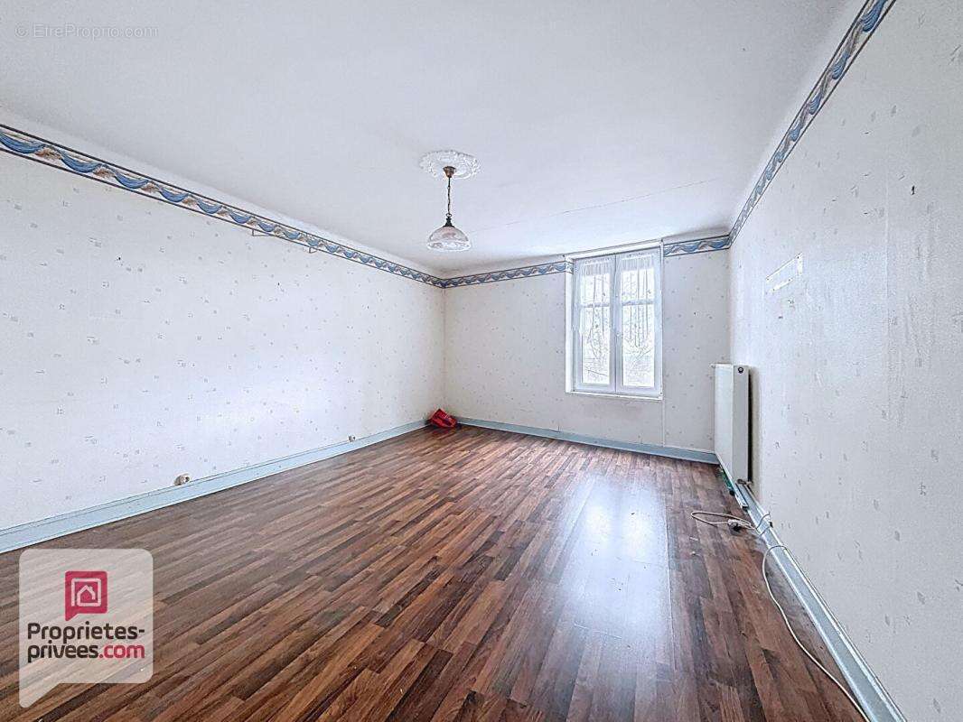 Appartement à VIC-SUR-SEILLE