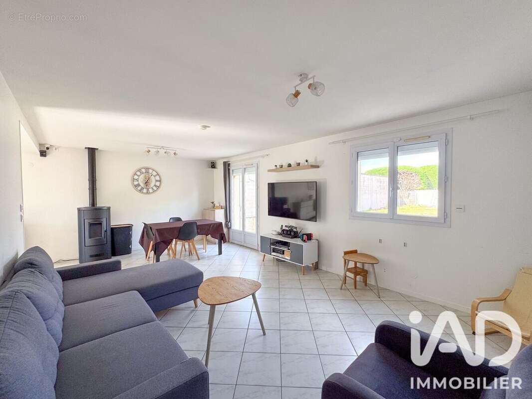 Maison 120 m² à Hautefeuille  - photo 4